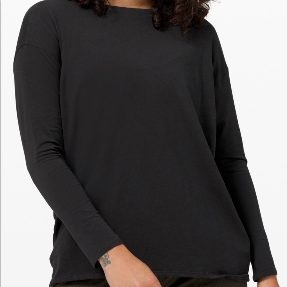 LULULEMON ATHLETICA BACK IN ACTION SHIRT. NEW BLACK WOMENS. SIZE 10.